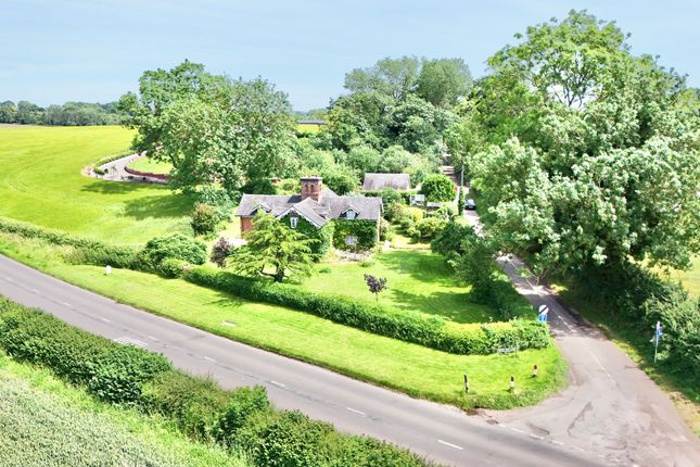 4-bed house on Cross Cottage, Stafford, £400,000