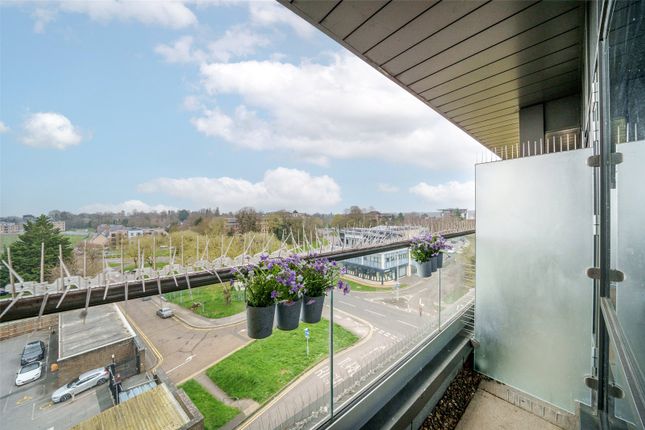 Thumbnail Flat for sale in The Ring, Bracknell, Berkshire