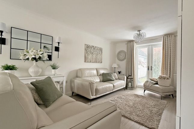 75, Brynteg Green, Pontypridd photo 3