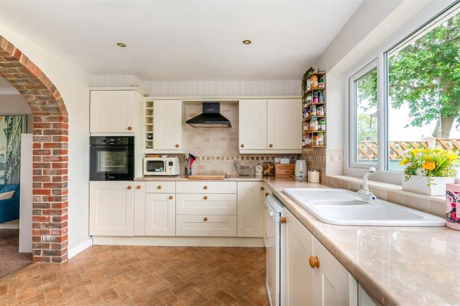 75, Stansted Crescent, Havant photo 4