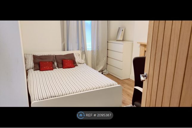 Thumbnail Flat to rent in Greyhound Mansions, London