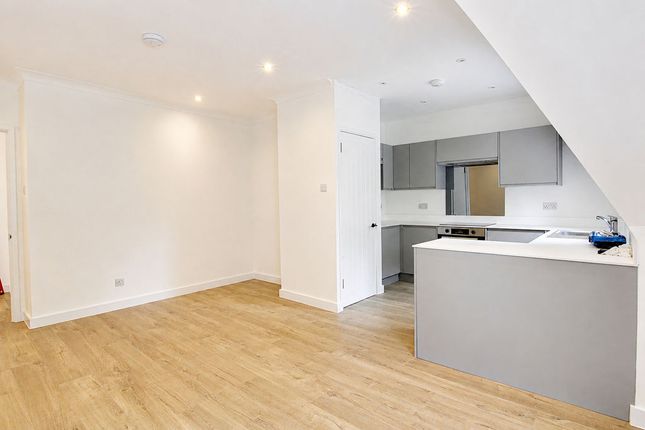26, Myles Court, Goffs Oak photo 3