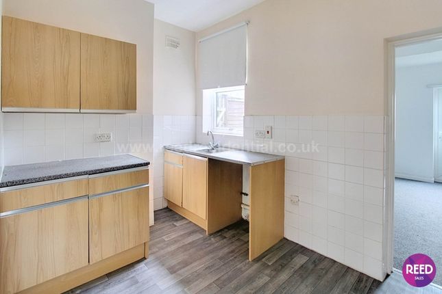 Flat to rent in Boscombe Road, Southend On Sea