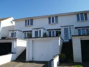 2-bed semi-detached on Looe, £1,000/mo