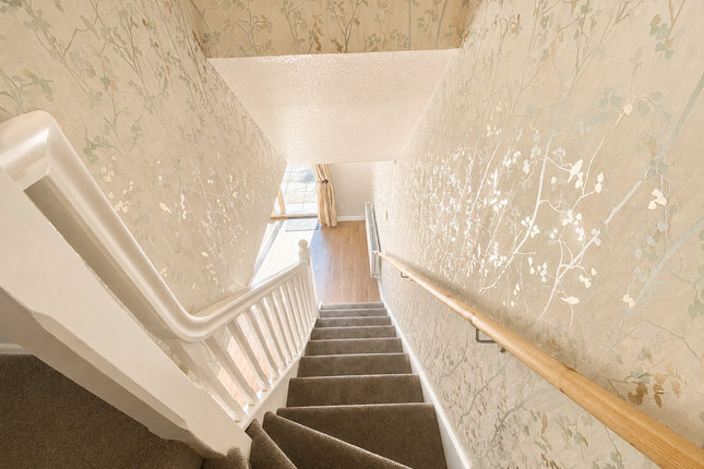 24, Sandpiper Drive, Stockport photo 5