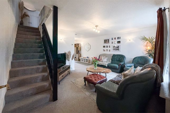 31 Somersby Crescent, Maidenhead, Berkshire photo 3
