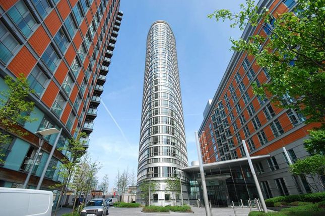Thumbnail Flat to rent in Ontario Tower, 1 Fairmont Avenue, Blackwall, Canary Wharf, London