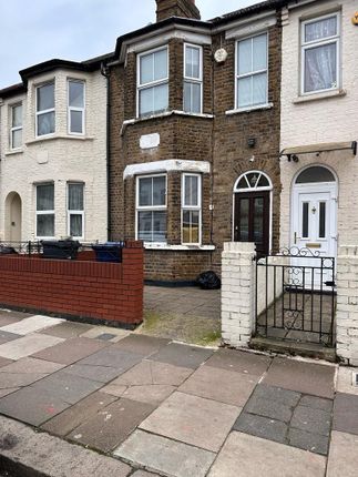 Terraced house for sale in Adelaide Road, Southall