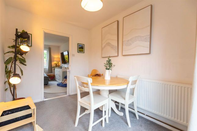 26, Arundell Close, Westbury photo 3