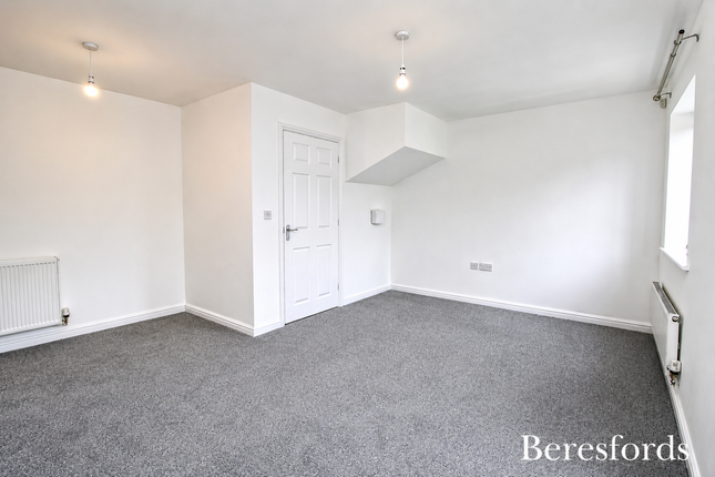 11, Northlands Place, Basildon photo 2