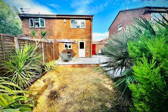 69, Hawthorn Close, Bristol photo 2