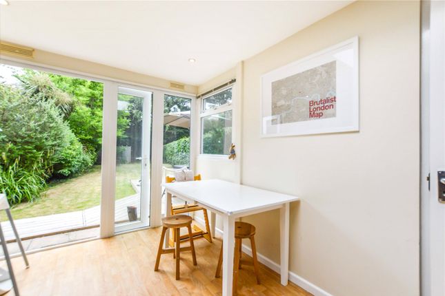 6, St James Close, Woking photo 4