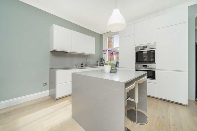 Flat for sale in Palermo Road, London
