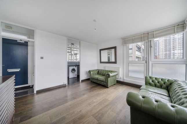 Newington Butts, Elephant and Castle photo 4