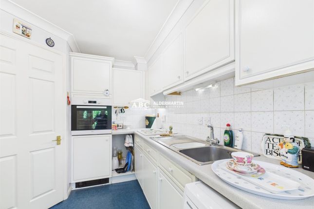 18 Cherchefelle Mews, Green Lane, Stanmore photo 2