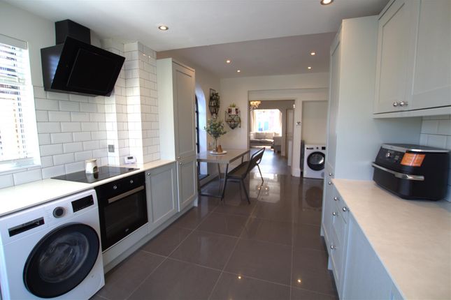 Kitchen Reverse Angle.Jpg