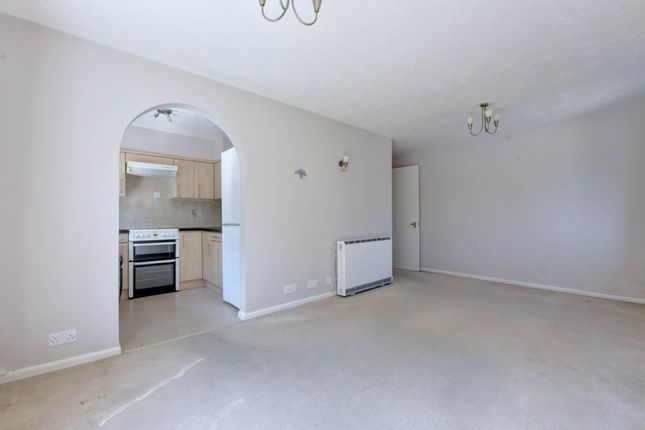 23, Tilebarn Close, Henley On Thames photo 2