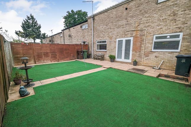 6, Brinkhill Walk, Corby photo 4