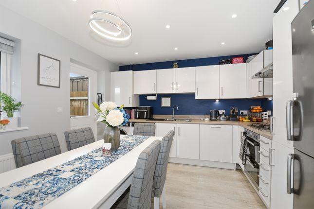 7, Donsmead Drive, Rye photo 2