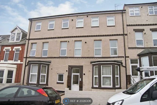 Flat to rent in North Parade, Whitley Bay NE26
