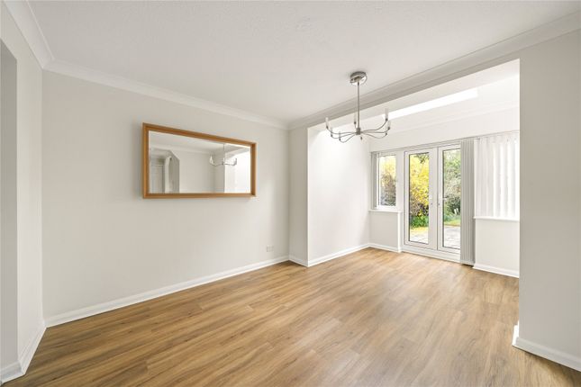71, Burleigh Park, Surrey photo 4