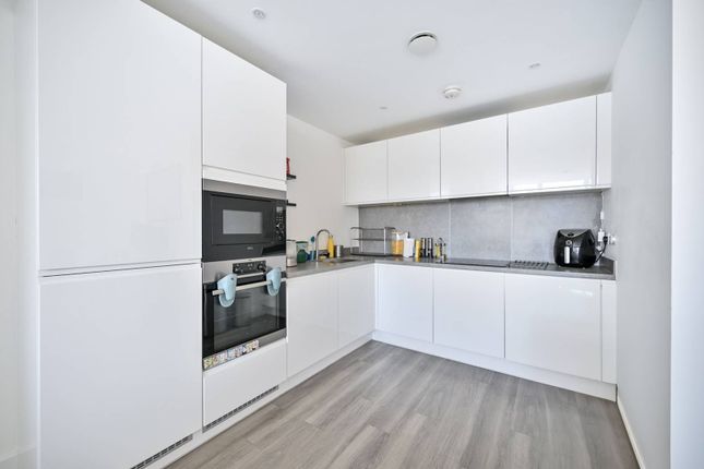 Flat for sale in Boulogne House, Isleworth