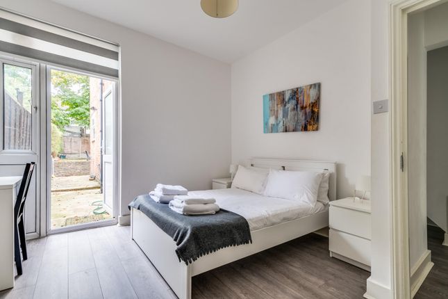 19a, VSH, Mostyn Avenue, Unit 19a, London photo 5