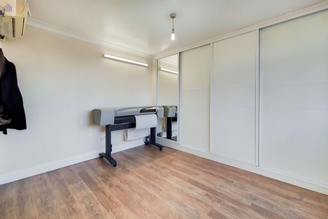 End terrace house for sale in Tottenhall Road, London
