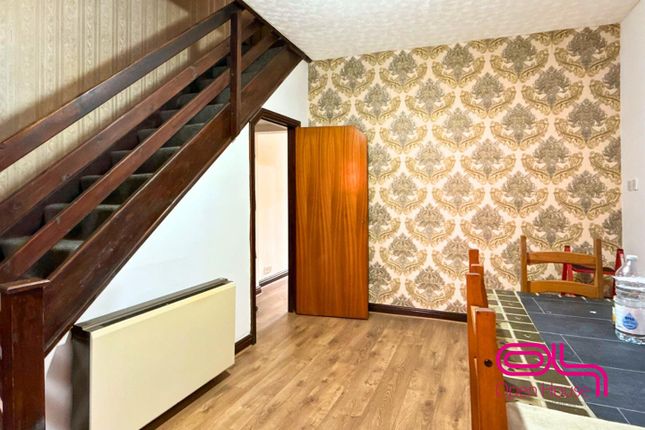 59, Morris Green Lane, Bolton photo 3