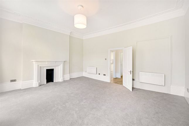 Studio to rent in Lower Grosvenor Place, Westminster