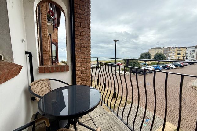 32, Alexandra Court, East Yorkshire photo 4