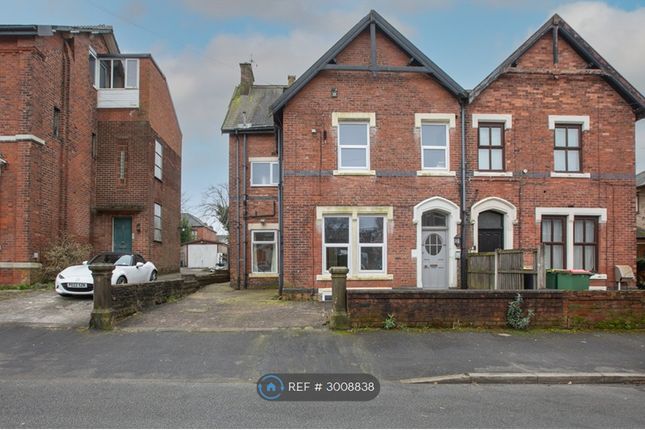 Flat   Victoria Parade, AshtonOnRibble, Preston photo 3