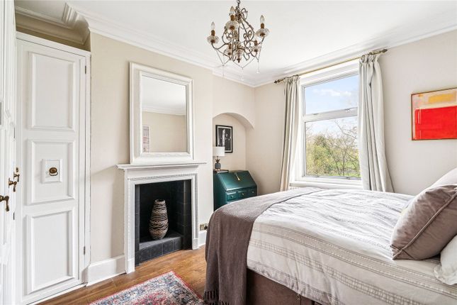 Flat for sale in Peterborough Mansions, New Kings Road, London