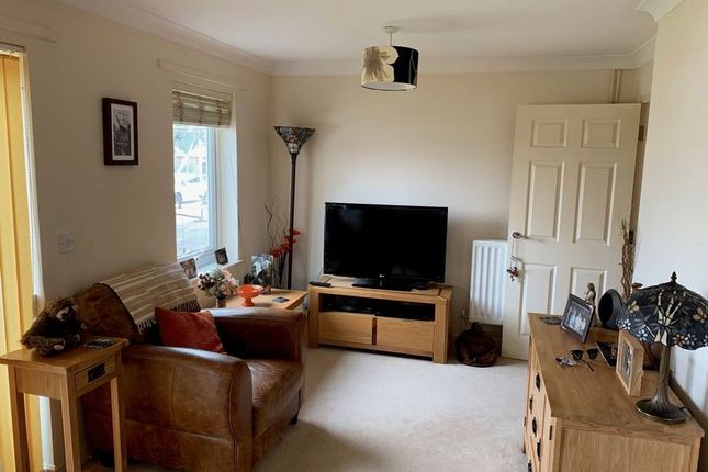 1 Bed Flat For Sale In Rossetti Close Basingstoke Rg24 Zoopla