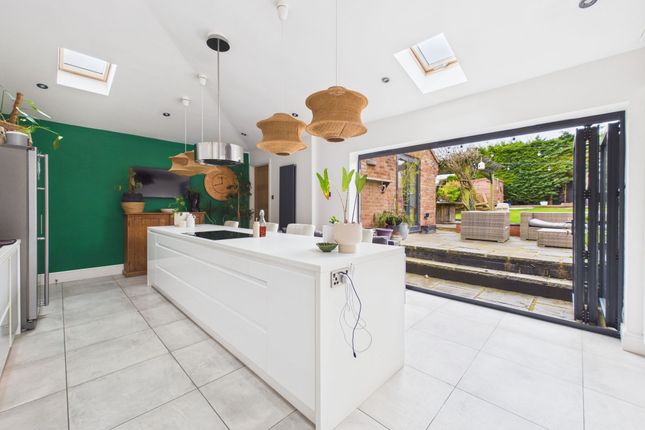 1 Heron Close, Towcester photo 3
