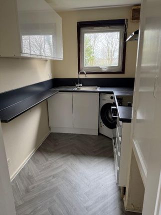 19, Norbrek, Milton Keynes photo 3