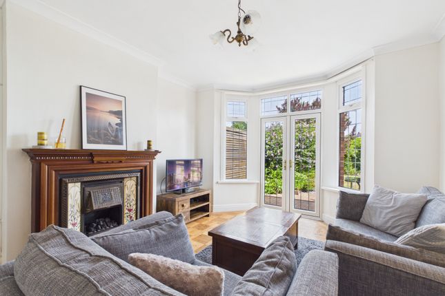 42, Ash Grove, Cardiff photo 3