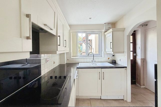 16, Pollards Court, Minehead photo 4