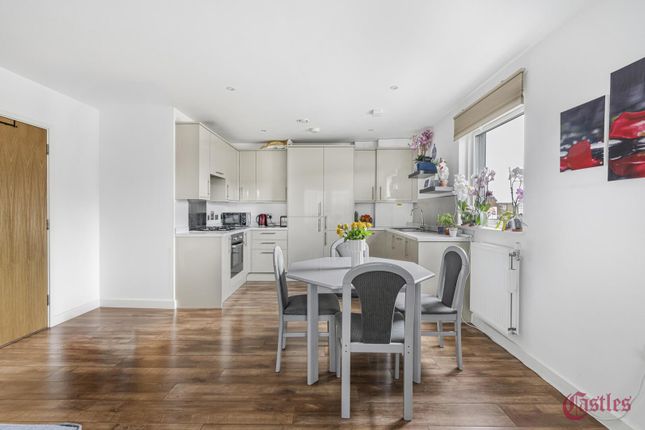 14, Apricot Court,, Palmers Green photo 4