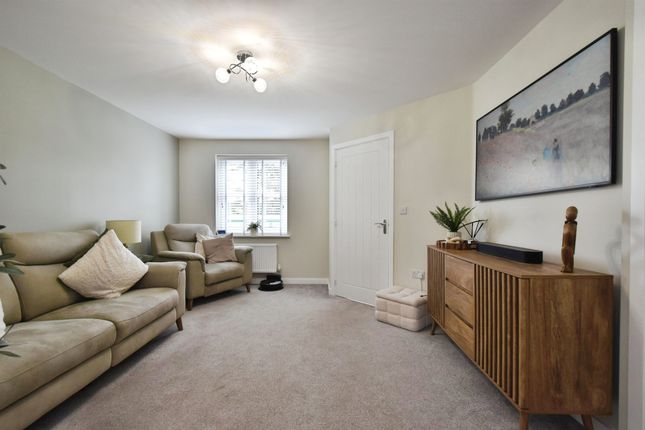 263, Carn Y Cefn, Ebbw Vale photo 3