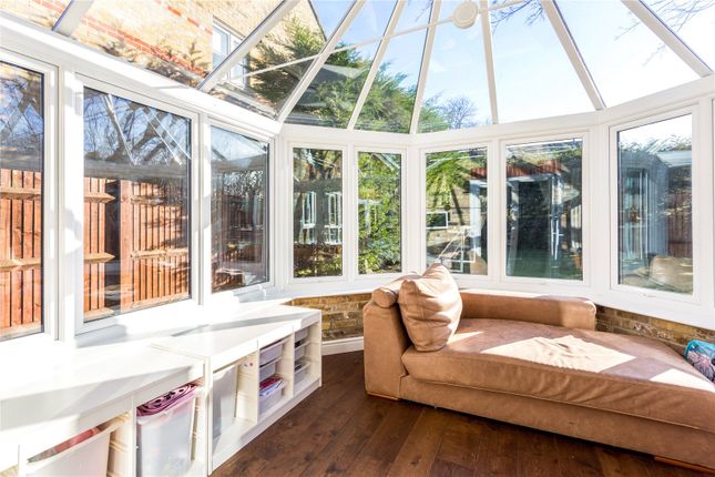 10, Gowrie Place, Caterham photo 4
