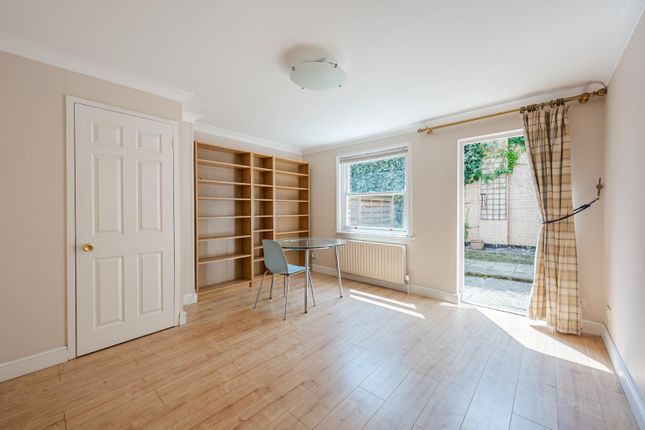6, Usborne Mews, London photo 5