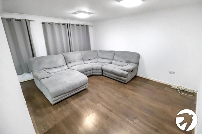 Flat 2, 24, Meadowford Close, London photo 4