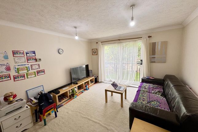 38, Charles Street, Croydon photo 3
