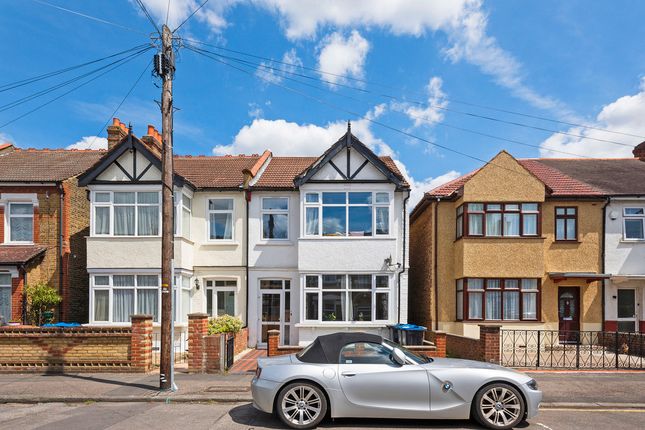 Property to rent in Wilton Road, Colliers Wood, London