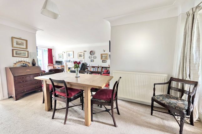 3, Old Farm Close, Neston photo 3