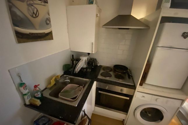 Flat B 203A, Watford Road, Harrow photo 3