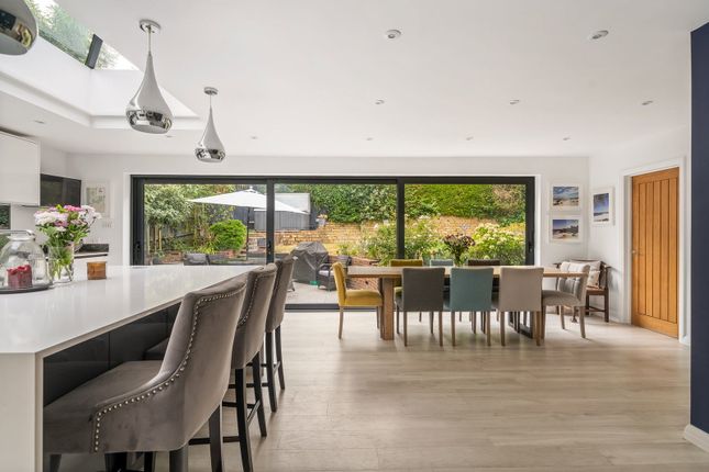 Eden House, Eden Vale, East Grinstead photo 3