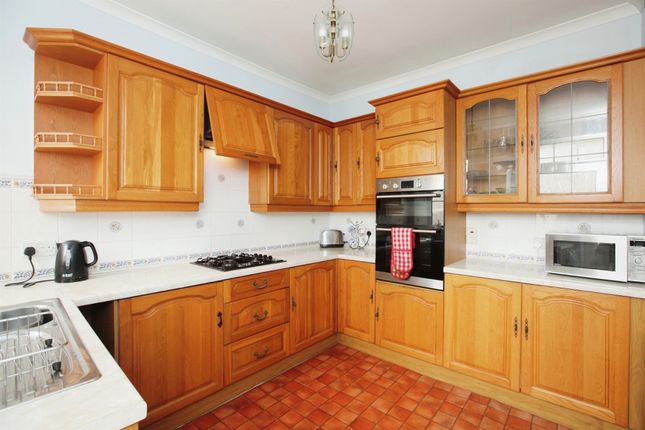 2, The Ferns, St. Lukes Road, Torquay photo 3