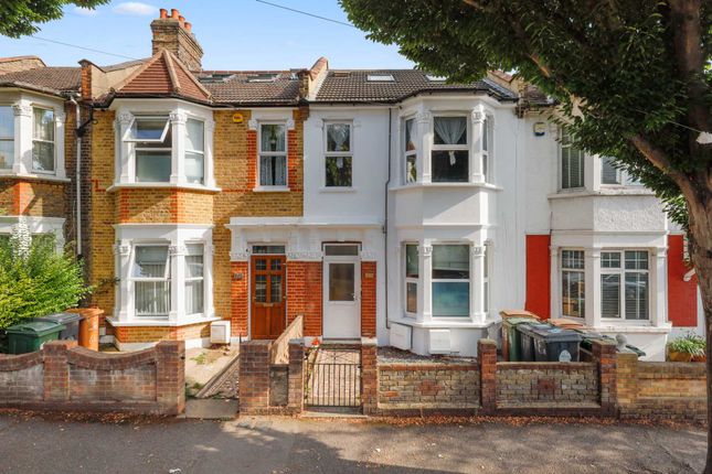 Flat for sale in Chesterfield Road, Leyton, London